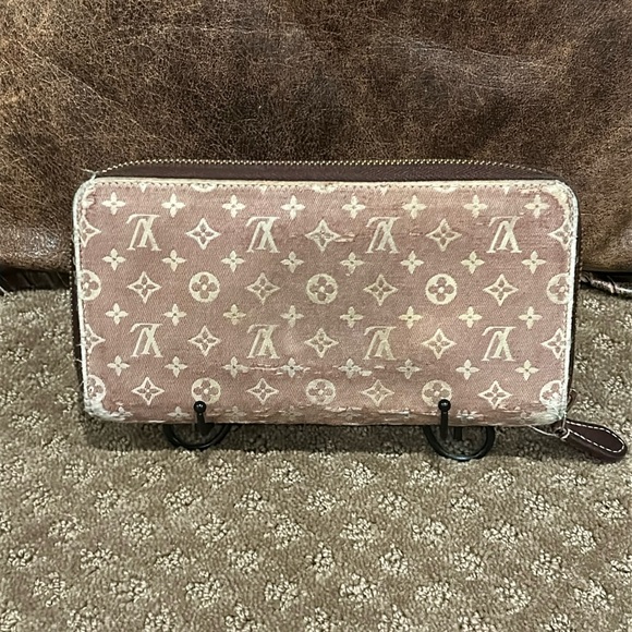 Louis Vuitton Handbags - Authentic Rare Denim Louis Vuitton Monogram Mini Lin Zippy Wallet Code M95235
